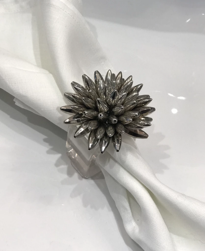 Julian Mejia QUILL NAPKIN RING | SILVER