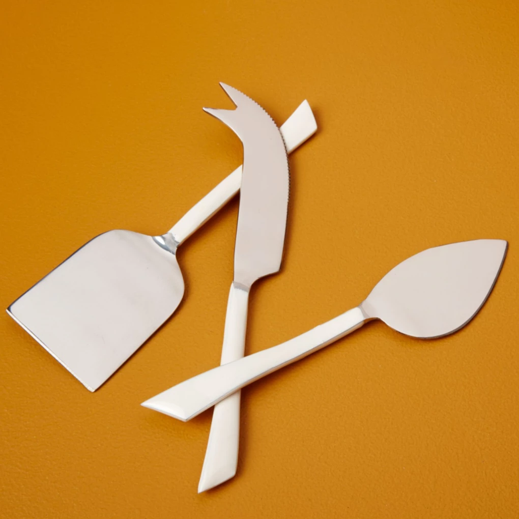 Be Home ENAMEL HANDLED CHEESE SET SERVING