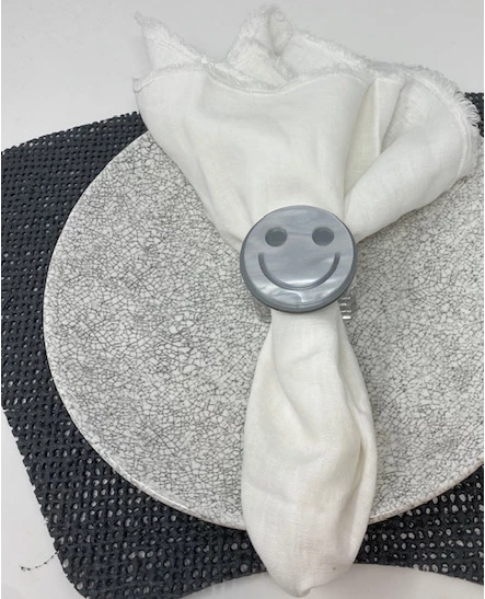EYE CANDY THE TABLE SMILEY ACRYLIC NAPKIN RING SET 4 | VARIOUS