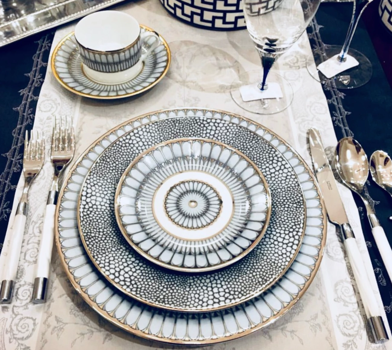 Royal Limoges/Bia Cordon Bleu THE TABLE MAKASSAR GOLD | ROYAL LIMOGES