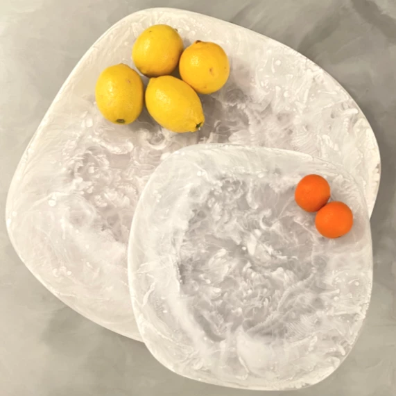 Nashi Home SWIRL RESIN ORGANIC PLATTER WHITE