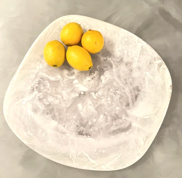 Nashi Home SWIRL RESIN ORGANIC PLATTER WHITE