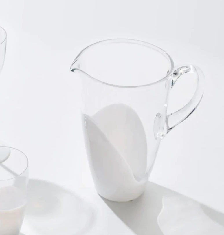 Kim Seybert VAGUE GLASS PITCHER WHITE & CLEAR PITCHERS